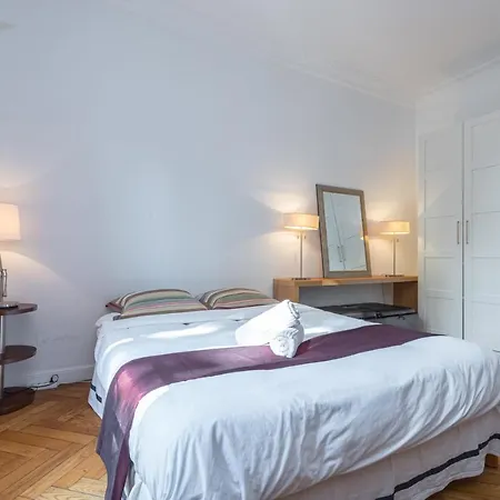 2 Bdr 105m2 Classy Near Garibaldi Tram With Garage Appartement
